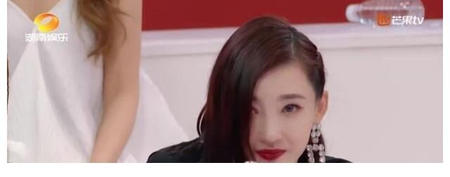 《乘风破浪的姐姐》二公，2人最惊艳，1个眼神心意相通