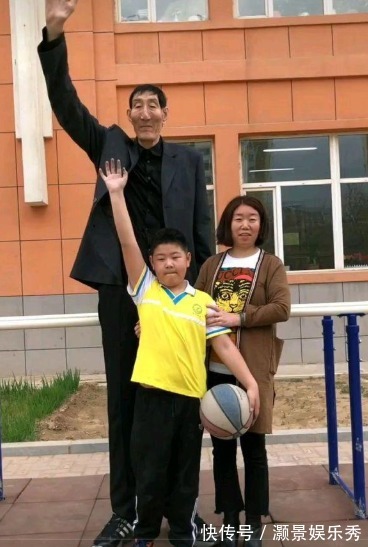 鲍喜顺|中国“第一高人”鲍喜顺,不听医生劝告坚持生娃,如今成了这样