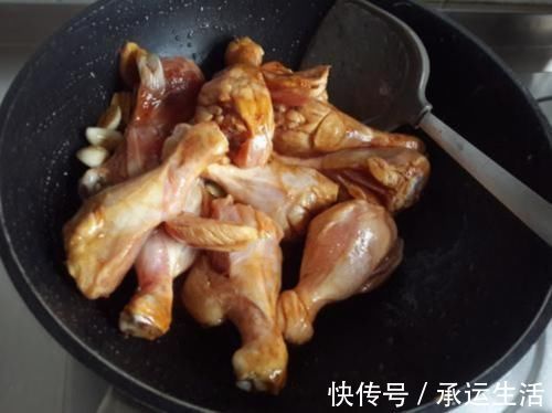 表面糊|让鸡腿的颜色更加的丰富，其实鸡肉来做菜，相信他一定会成为你最爱的一道菜