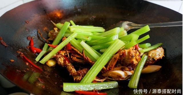 麻辣|又到了上市旺季,几块钱1斤,蟹黄满满肥到流油,鲜香麻辣吃到爽