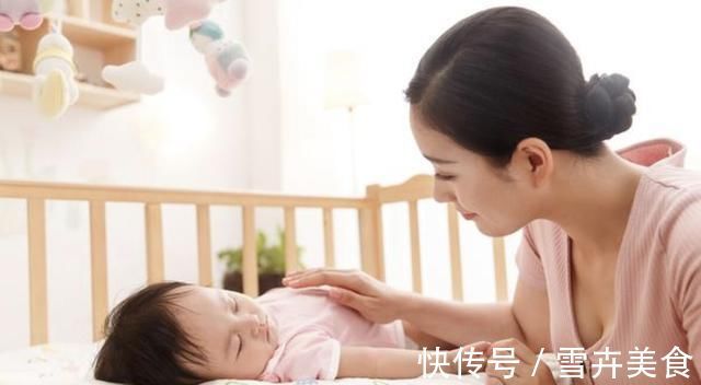 医生|“我家宝宝累了自己睡”,宝妈这样带娃睡觉,医生怒斥太无知