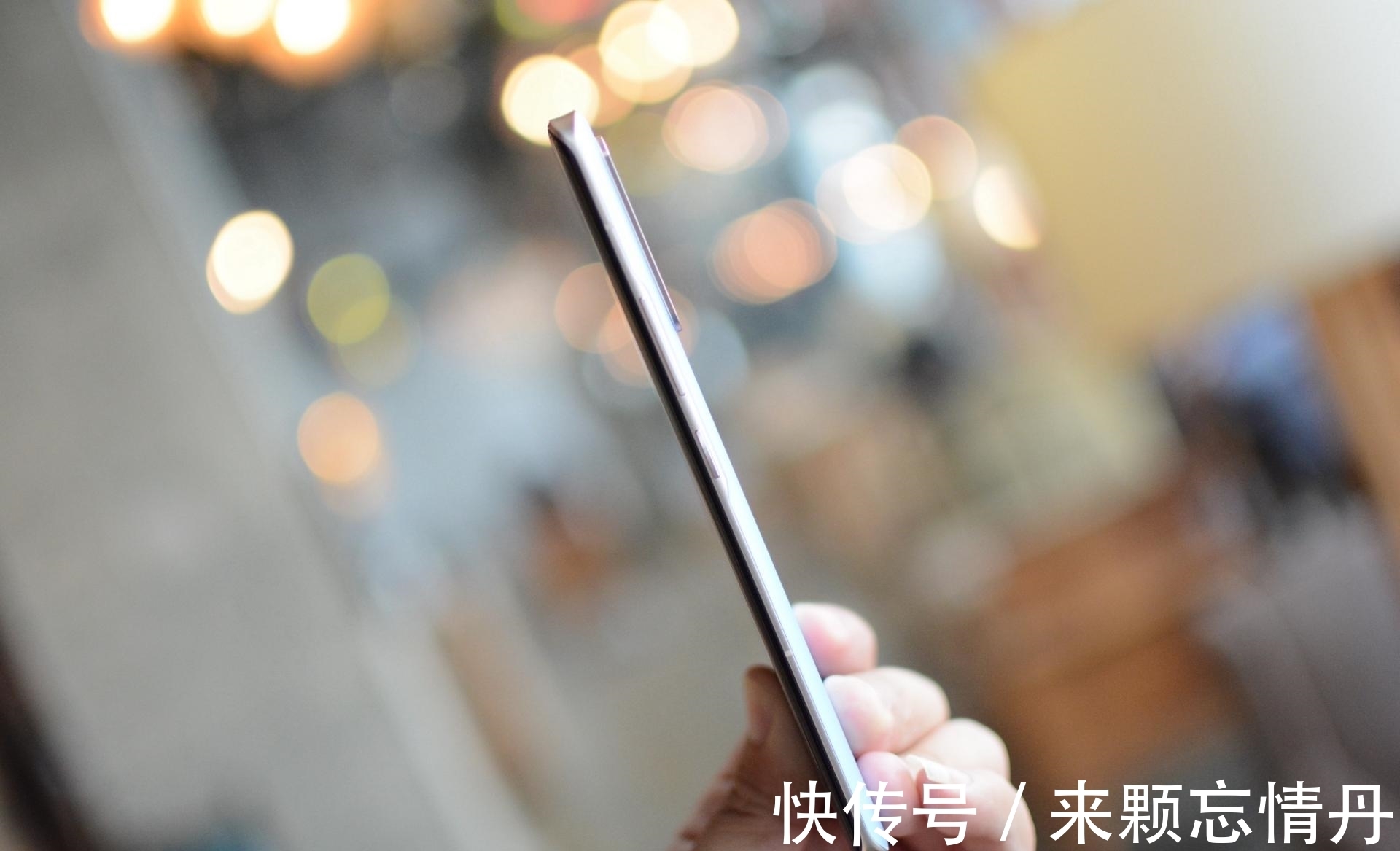 iphone13|不走寻常路!华为缺席无力对抗iPhone13,小米靠颜值赢下一局