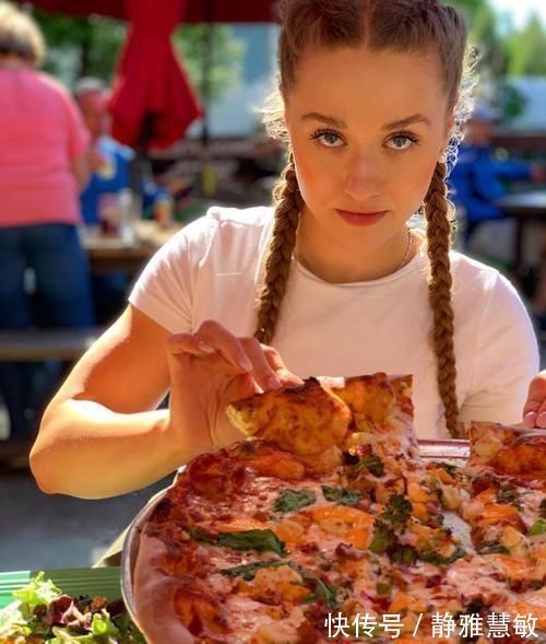 身材|乌克兰健身达人,在家大饱口福,身材依然很棒