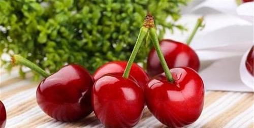 女性不想變老，平時(shí)多吃好食物，排毒清腸，美容抗衰老，肌膚細(xì)膩