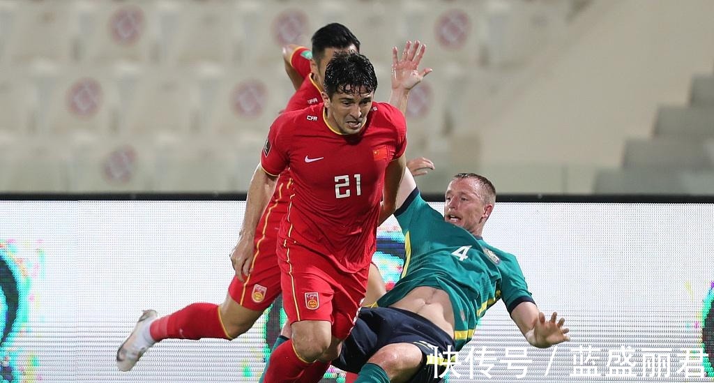 球员|国足史上最有拼劲的巴西归化球员洛国富也走了,李霄鹏怎么办!