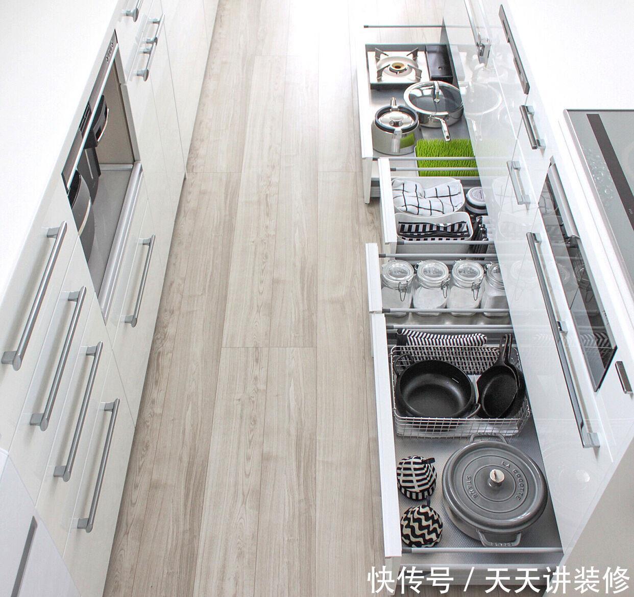 看完这个日本主妇的厨房收纳技巧,超级佩服,这也太整齐干净了