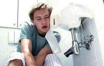 直肠|便秘如果拖一天,毒过三包烟,教你几招摆脱便秘,还你一身轻松