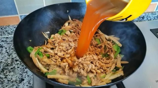 豆腐干的好吃做法，鲜香开胃，下饭太香了，全家老少都爱吃