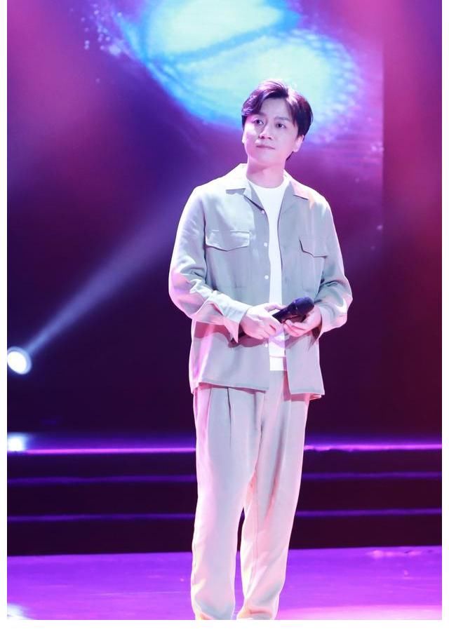 足球赛|实力歌手张磊畅谈新专辑作品力争“出圈”观欧锦赛享足球魅力