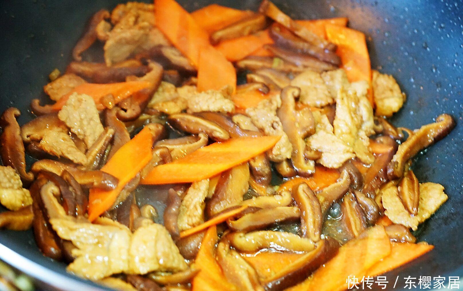下饭|家常小炒:胡萝卜香菇炒肉,营养均衡制作简单,下饭又快手