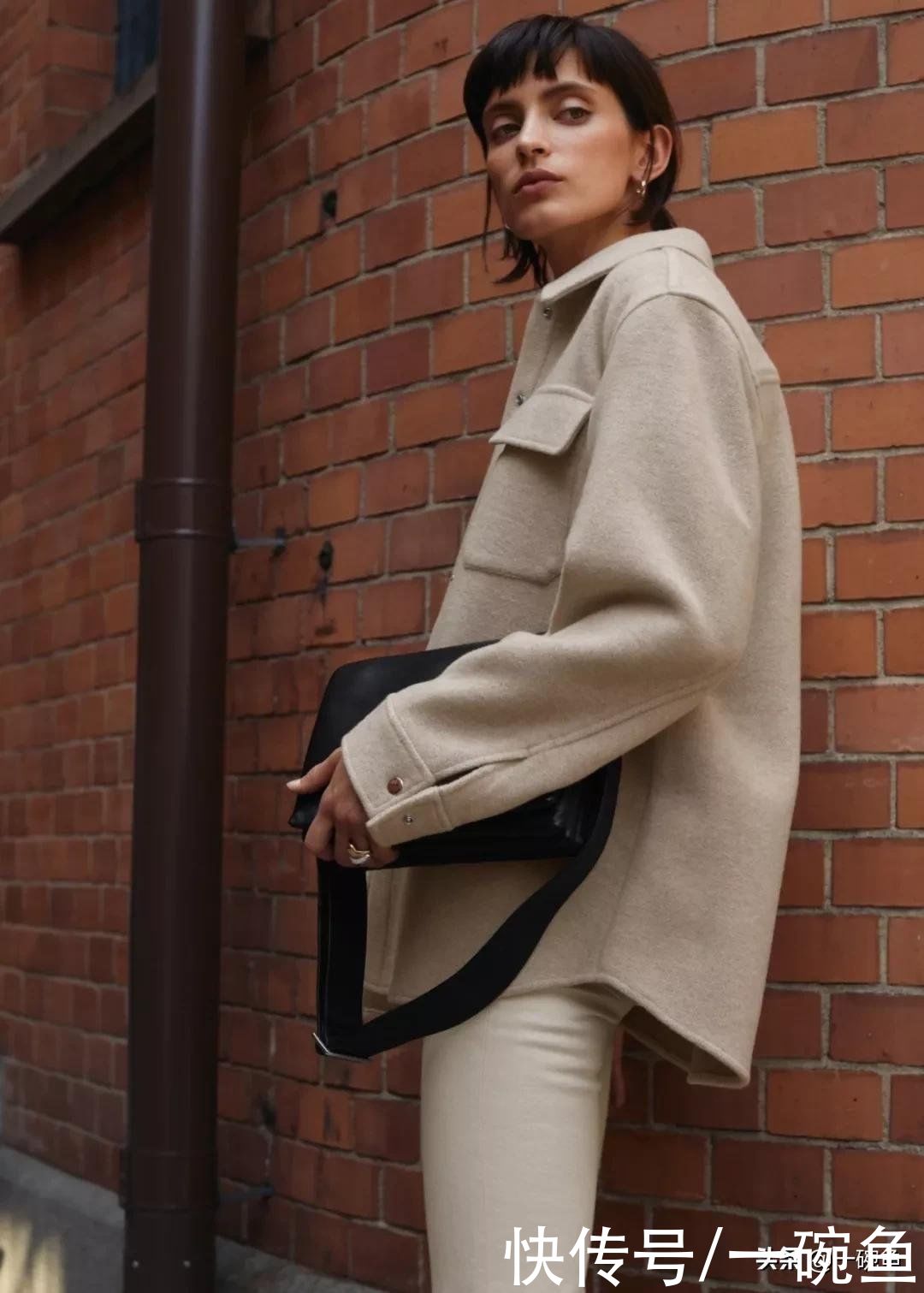 今春爆流行的“薄外套”，有这4件就够！30个穿搭模板，好看