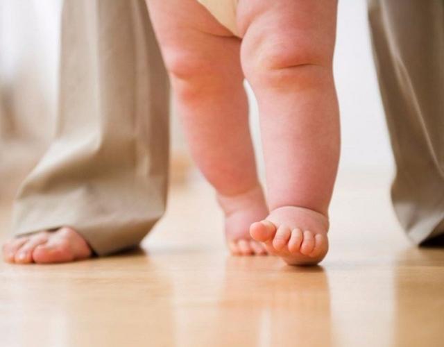 宝宝|宝宝走路前这些要学,家长们要注意,否则会危害宝宝一生