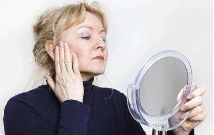 雌激素|女人绝经以后，两口子就不用再同房了吗怪不得老得那么快