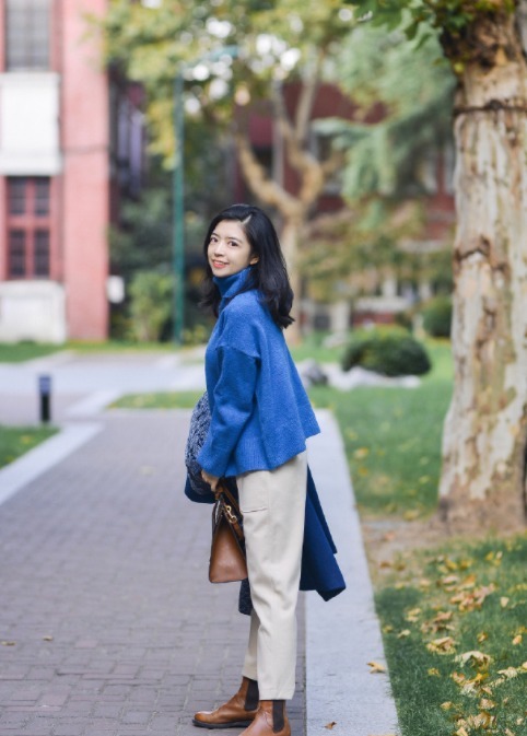 小姐姐 基础款毛衣怎么穿出高级感?看看这些保暖舒适的穿搭,精致洋气