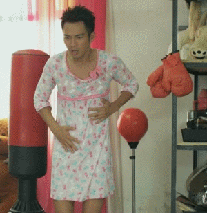 |搞笑GIF:锁骨窝里能养鱼,这身材才算是厉害啊