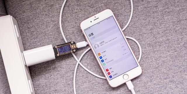 20W充电头的最高充电|实测6S等用户也能用20W充电头,iPhone 12用户哭了:这也算快充?