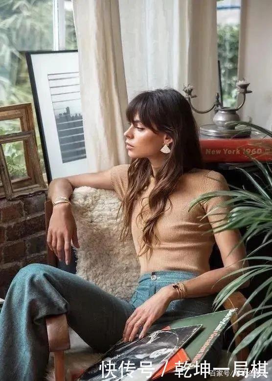 收下这份巨显脸小的「夏日法式发型」指南，时髦又好打理～