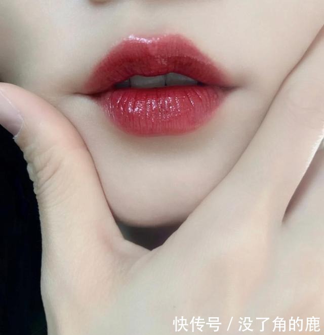 颜色|精致女生都喜欢这四只口红,气质显白又小女人,阿玛尼400占一个