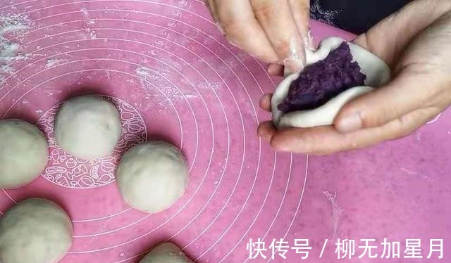 咩咩|大暑天做馒头再合适不过了，香甜宣软的紫薯馒头吃起来，营养美味！