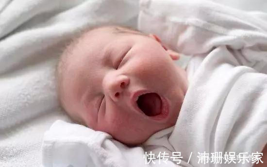 爸妈们|3个月侧睡,6个月平躺宝宝睡觉姿势有讲究,爸妈们快看