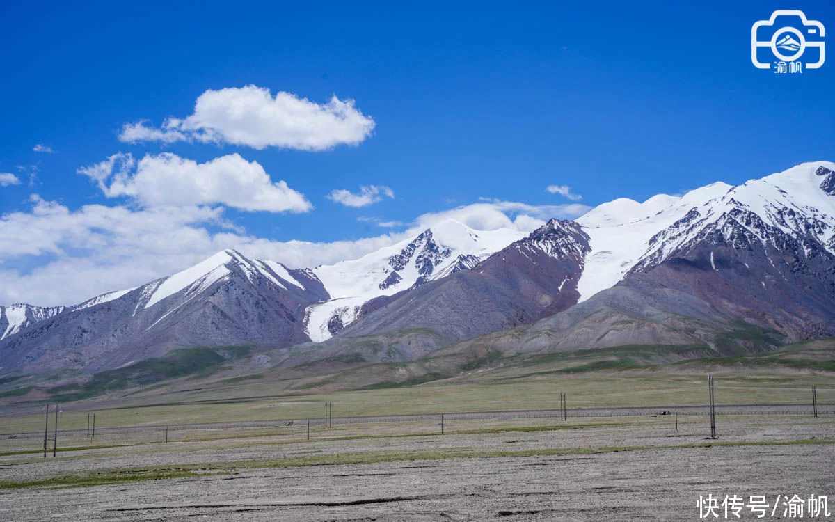 天下风物——《昆仑山北段最高峰的绝佳观景处，雪峰连绵美如画卷，免费对外开放》风光题照