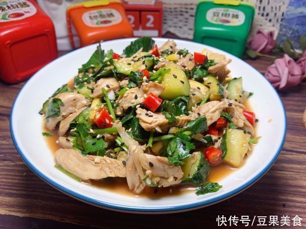 酱香|#一勺葱伴侣，成就招牌美味#酱香口味的香辣低脂凉拌手撕鸡