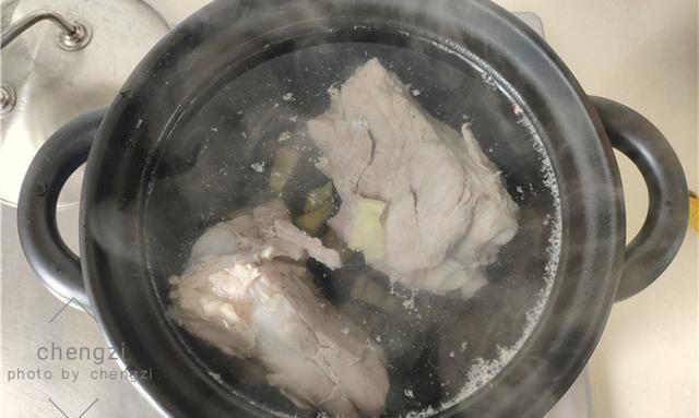 白色|秋季身体要滋润,不妨试试这汤,清润鲜美不上火,老人孩子都合适