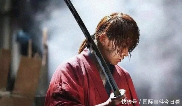 25岁成为“日本刀柄制作第一人”,日本小哥:我只是传承父亲的一身手艺罢了