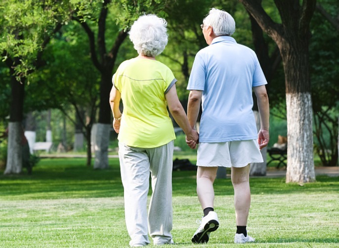 鞋底|养生先养脚,这事比泡脚重要100倍!尤其老年人,必须紧盯6标准