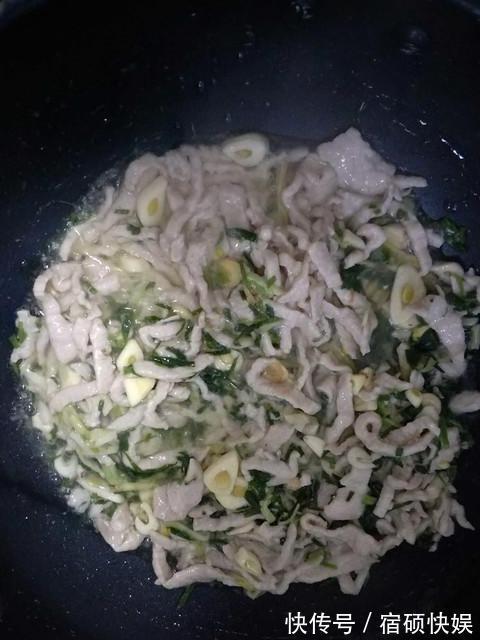 川菜鱼香肉丝，秋季下饭菜必选，隔三差五吃1次，肉丝软嫩还Q弹