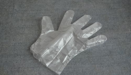 你家有一次性塑料手套吗?这个用途真厉害,解决了很多人的烦恼