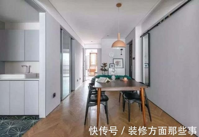 亚光砖|89平借用厨房空间将干区移到卫生间外，将电视墙改为柜子隔断