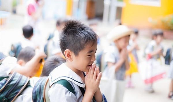 分泌量|幼儿园老师晒孩子“吃午饭”,细心家长察觉不对劲,怒斥:过分