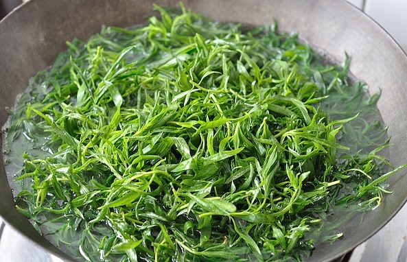 七月多吃这应季菜，包饺子正合适，鲜香美味又便宜，1块钱3斤！