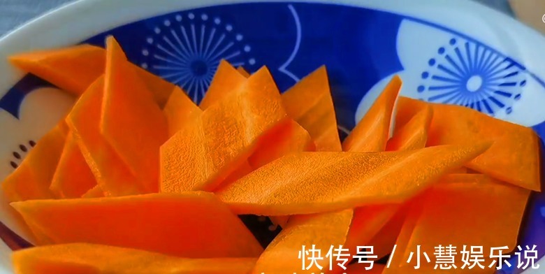 炒西兰花，最忌直接炒和焯水了，教你3招，脆嫩入味，营养不流失