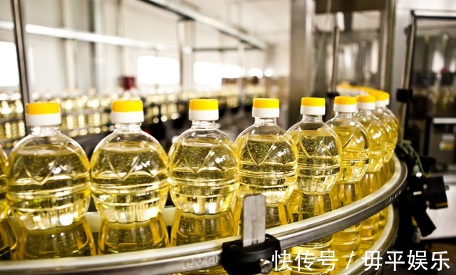 饱和脂肪酸|猪油、玉米油、花生油、菜籽油哪种更健康建议3种油尽量少吃