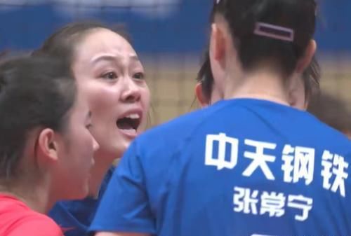 辽宁队|辽宁女排再次放弃比赛，0-3遭江苏队横扫，吴晗替补上场表现神勇