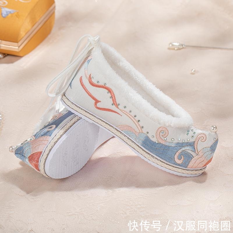 雪地靴 堪比四大爷送给嬛嬛的汉服鞋子,我最喜欢最后一双!!!