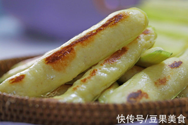 这道#精致一人食#?玉米粑，一上桌就被哄抢一空