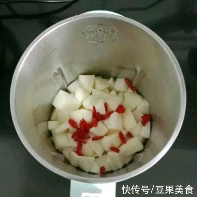 日常|#我的养生日常-远离秋燥#川贝枸杞雪梨汤