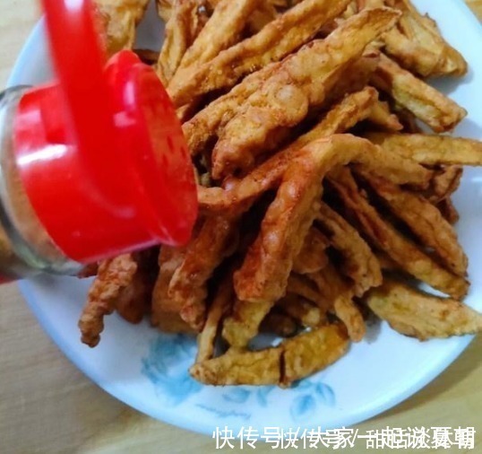 油炸杏鲍菇|“穷人的阿胶”被发现,6块一碗,隔三差五吃,补血益气肤色白!