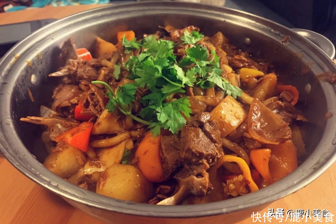 羊肉汤|炖羊肉，记住“忌1物、放3料”，羊肉酥嫩鲜香，羊汤鲜美无杂味