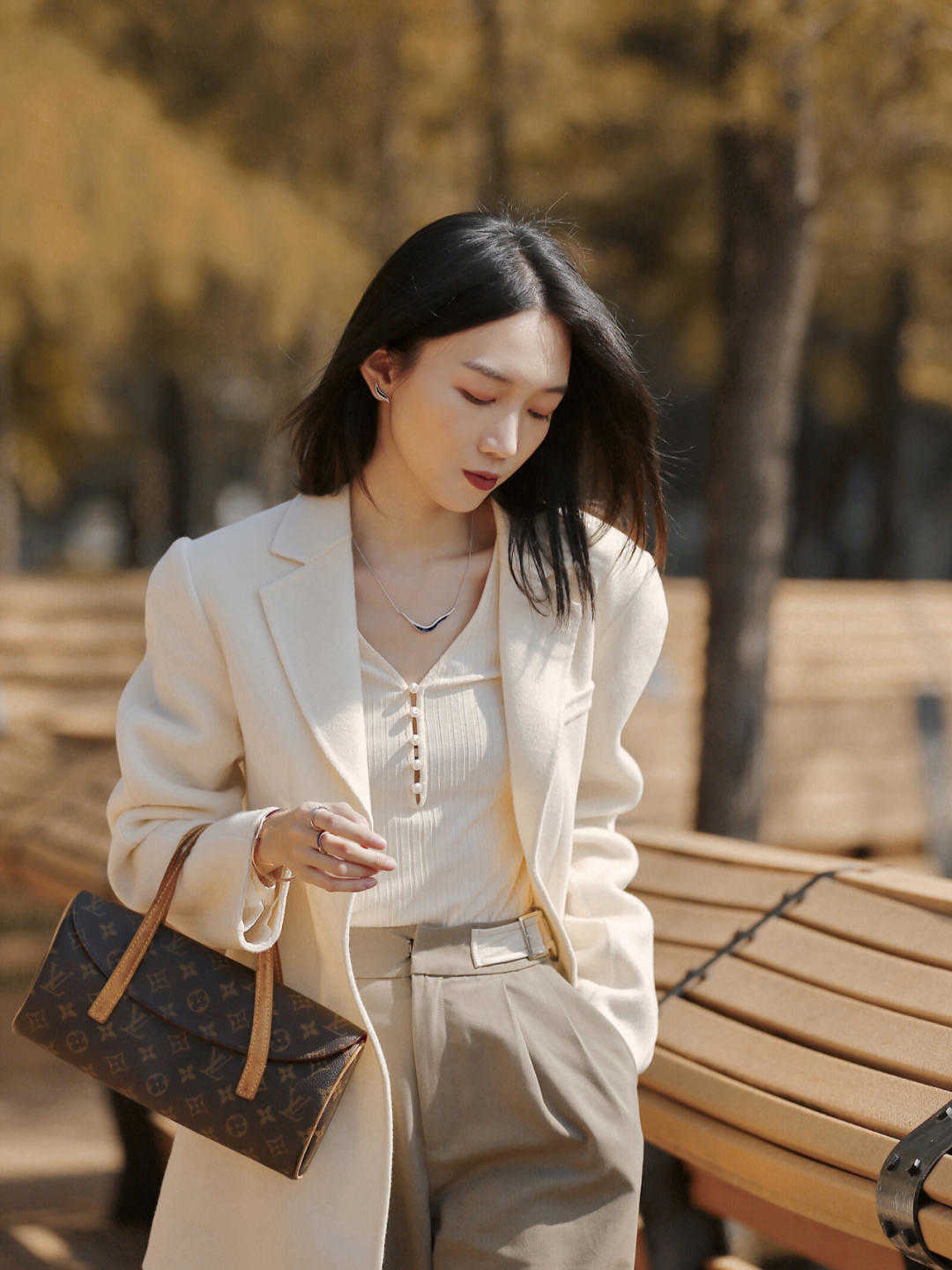 半身裙|高级感原来很简单,多借鉴“白色系穿搭”,温柔优雅不挑人