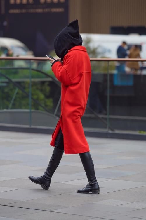 换季穿搭我选风衣，今年风衣就要光腿穿，挡风遮肉显气场