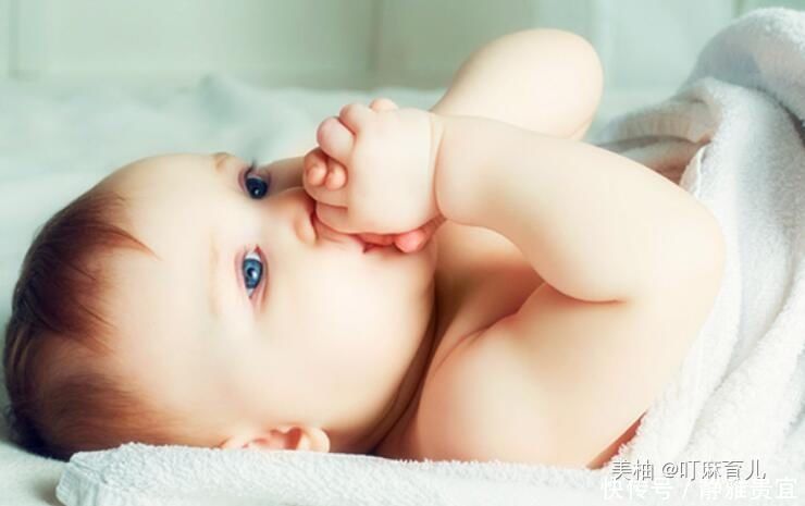 孙瑞雪|宝宝吃手越吃越聪明若过了这个“时间”还吃手,父母应该管管了