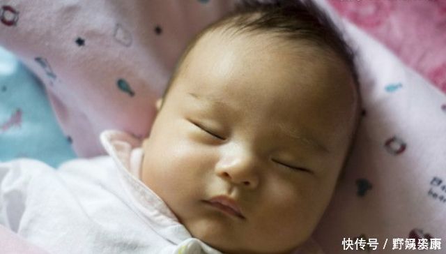 孩子|孩子在3个月前,这3种“睡姿”尽量要避开,可能会损伤孩子发育