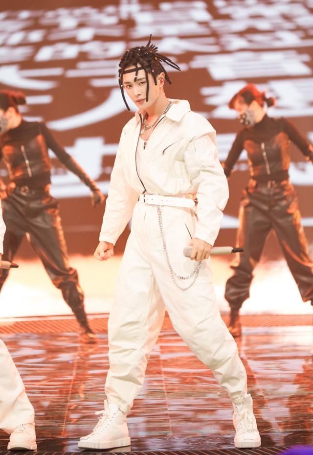 艺人们|男艺人们也够心机!《哥哥》分组,为何没人选李汶翰?