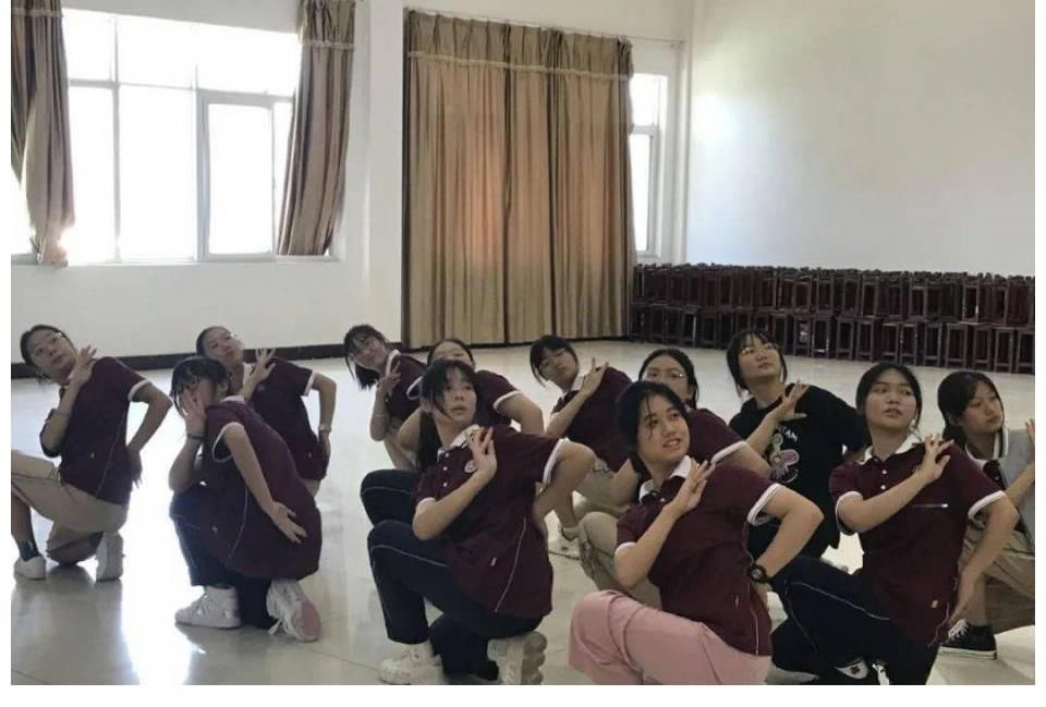 重磅预告！恩施市第一中学115年校庆暨年度颁奖典礼节目排练现场，你最期待哪个节目？