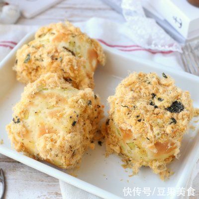 吃不腻的肉松面包卷这样做永远不开裂??