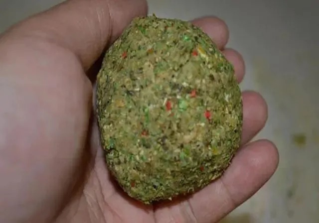 饵料搭配,看似无所谓,实则对渔获影响非常明显,一定要记牢!